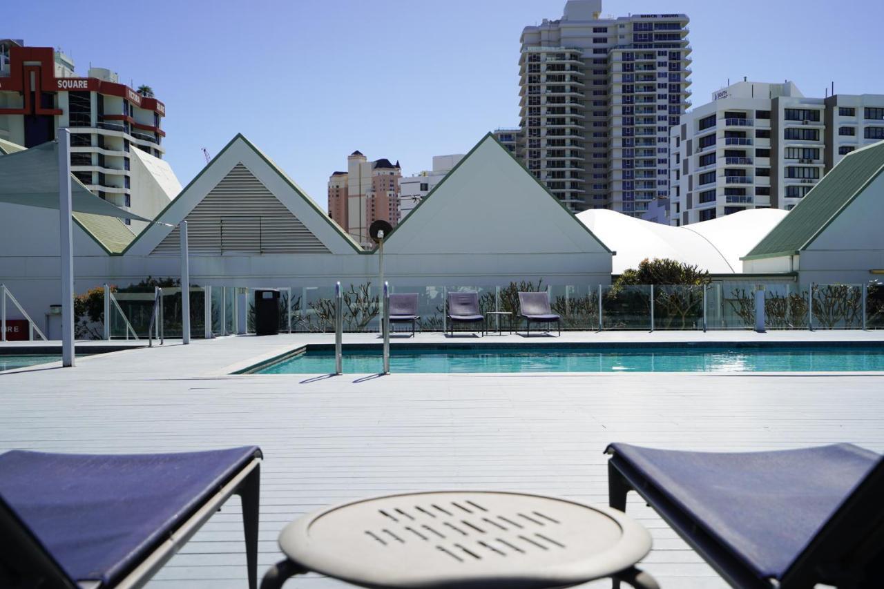 Air On Broadbeach - Stunning Ocean Views! Guldkusten Exteriör bild